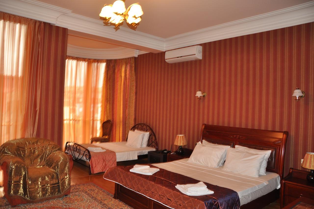 Hotel Amber Batumi Exterior photo